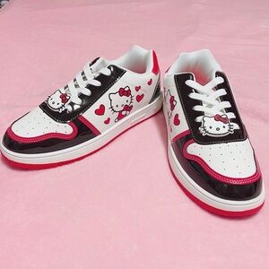 Women’s Sanrio Hello Kitty Cute Hearts Sneakers Shoes Size 7